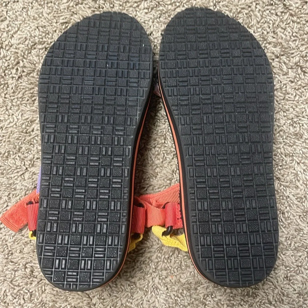 Sandals - Picture 2 of 3